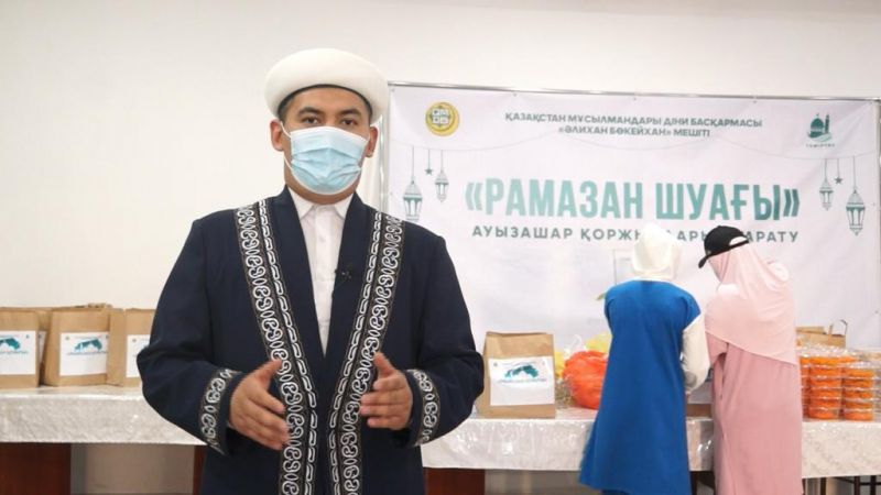«Рамазан шуағы»: 100 адамға ауызашар қоржыны үлестірілді