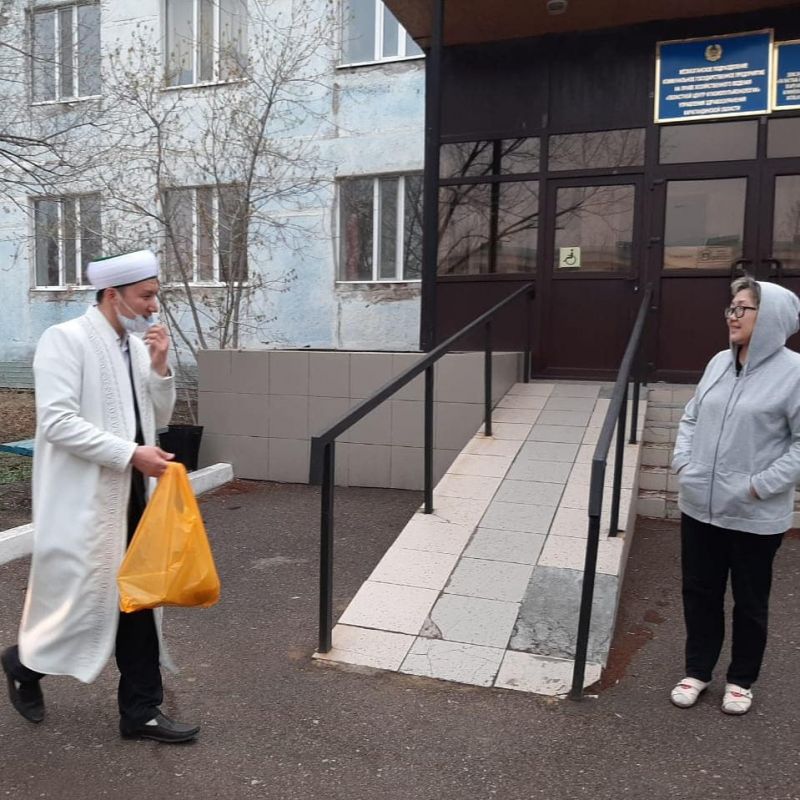 Сатпаев қаласы: Науқас жандарға «Ауызашар қоржынын» таратты