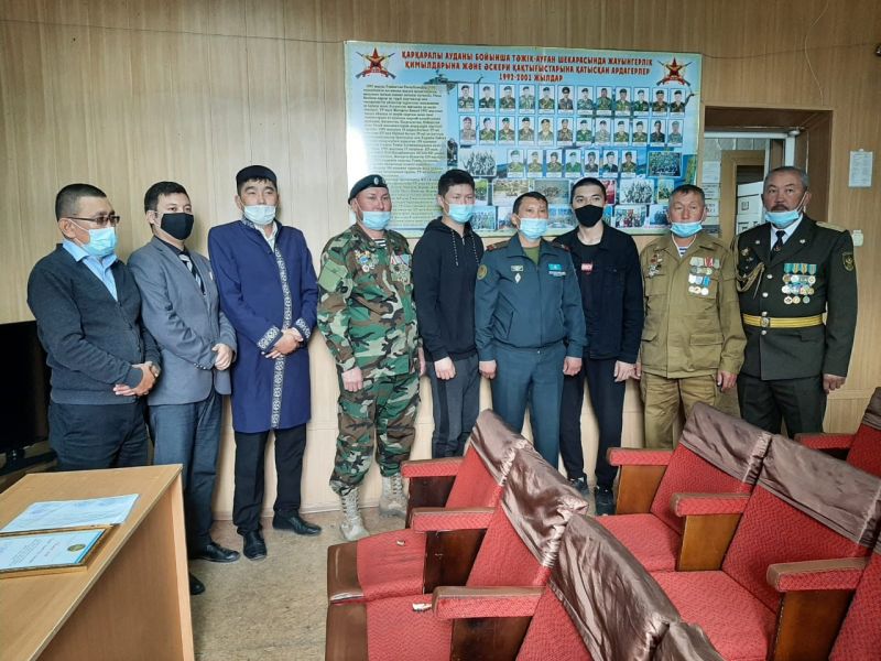 ҚАРҚАРАЛЫДА ЖАС САРБАЗДАРМЕН КЕЗЕДСУ ӨТТІ