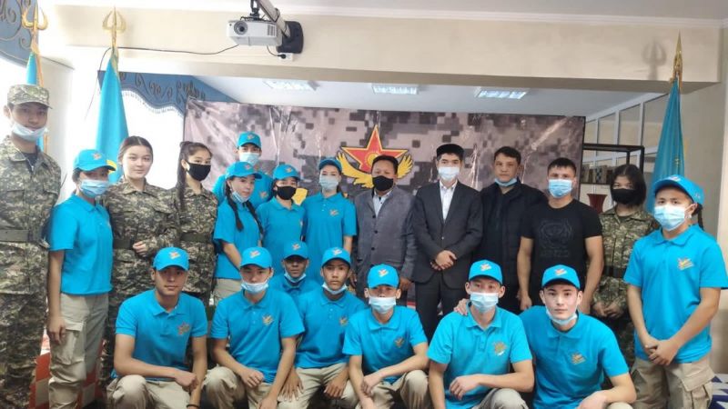 «Қазыбек би» мешітінің  имамы Приозерск жастарымен кездесті