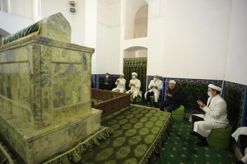 ҚМДБ ТӨРАҒАСЫ ҚОЖА АХМЕТ ЯСАУИ КЕСЕНЕСІН ЗИЯРАТ ЕТТІ (ФОТО)