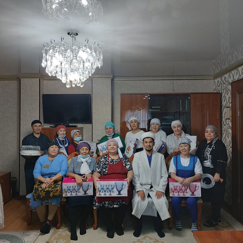 МЕШІТ АСПАЗШЫЛАРЫ АЛҒЫСҚА БӨЛЕНДІ (ФОТО)