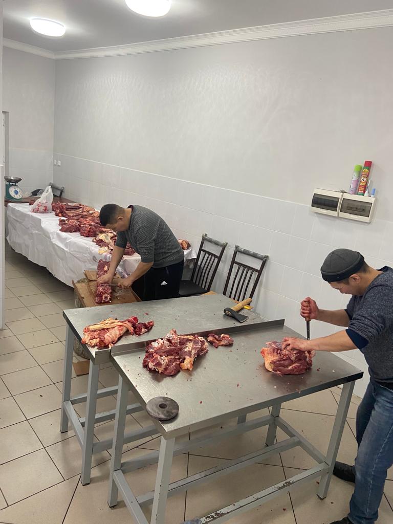 ТЕМІРТАУ: 15 ОТБАСЫҒА ЖЫЛҚЫНЫҢ ЕТІ ҮЛЕСТІРІЛДІ