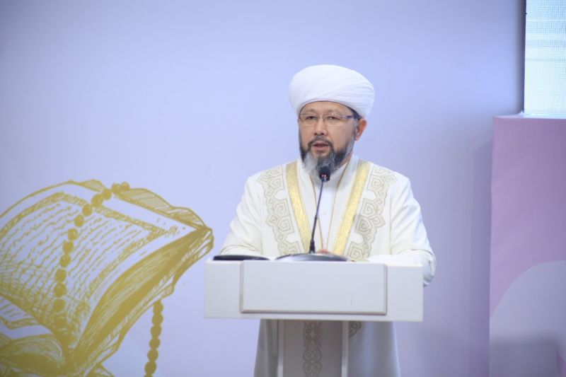 БАС МҮФТИ ҚАРИ ҚЫЗДАРҒА СӘТТІЛІК ТІЛЕДІ (ФОТО)