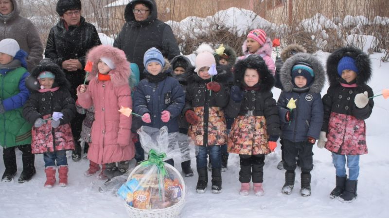 ТЕМІРТАУ: МЕРЕКЕ ҚАРАСАҢЫНДА БАЛАЛАРҒА ҚУАНЫШҚА КЕНЕЛДІ