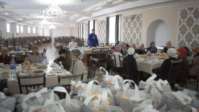 ТЕМІРТАУ: МҰҚТАЖ ЖАНДАРҒА МЕРЕКЕЛІК ДАСТАРХАН ЖАЙЫЛДЫ