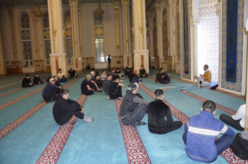 «ӘНЕТ БАБА» ЖАМАҒАТЫНА АРНАЙЫ ДӘРІС ЖҮРГІЗІЛДІ