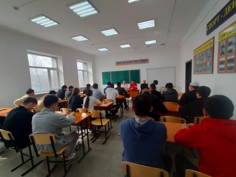 САРАНДА СТУДЕНТТЕРМЕН КЕЗЕКТІ КЕЗДЕСУ ӨТТІ