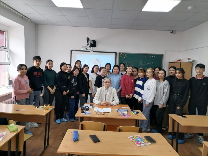 CТУДЕНТТЕР БІРНЕШЕ СҰРАҚТАРЫНА ЖАУАП АЛДЫ