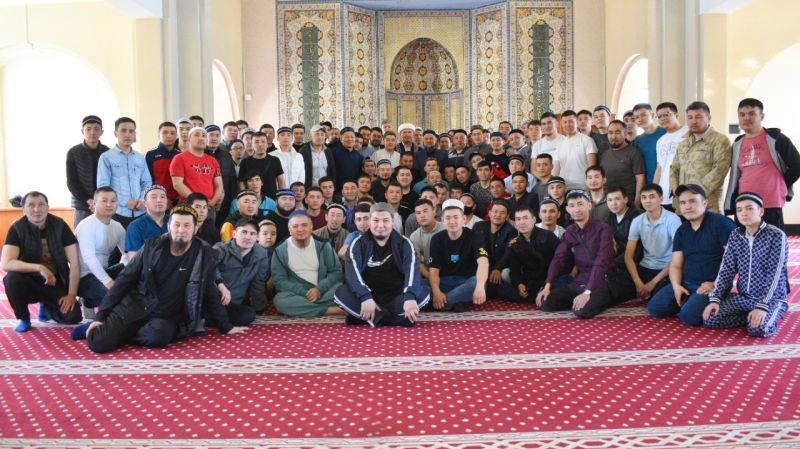 Ризабек Батталұлы Теміртау жамағатымен жүздесті⠀