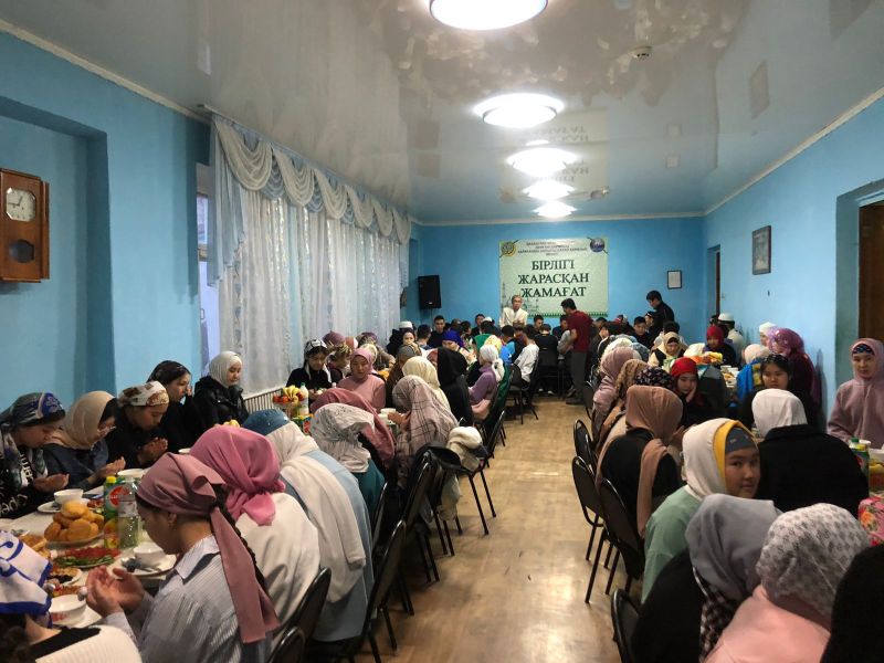 САРАНДА СТУДЕНТТЕРГЕ АУЫЗШАР БЕРІЛДІ