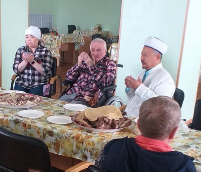 АБАЙ АУДАНЫНЫҢ ИМАМЫ ҚАРТТАРДЫ ЗИЯРАТ ЕТТІ