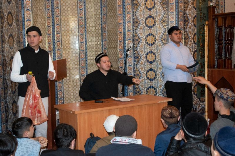 Теміртау мешіттерінде жамағат арасында білім сайысы өтуде