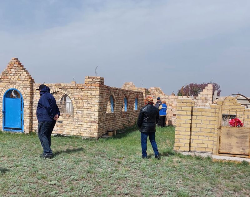 Абай ауданы зиратында тазалық өтті 