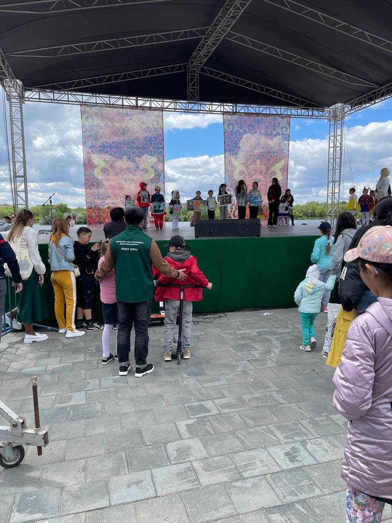 «Зекет» қоры балаларға қуаныш сыйлады