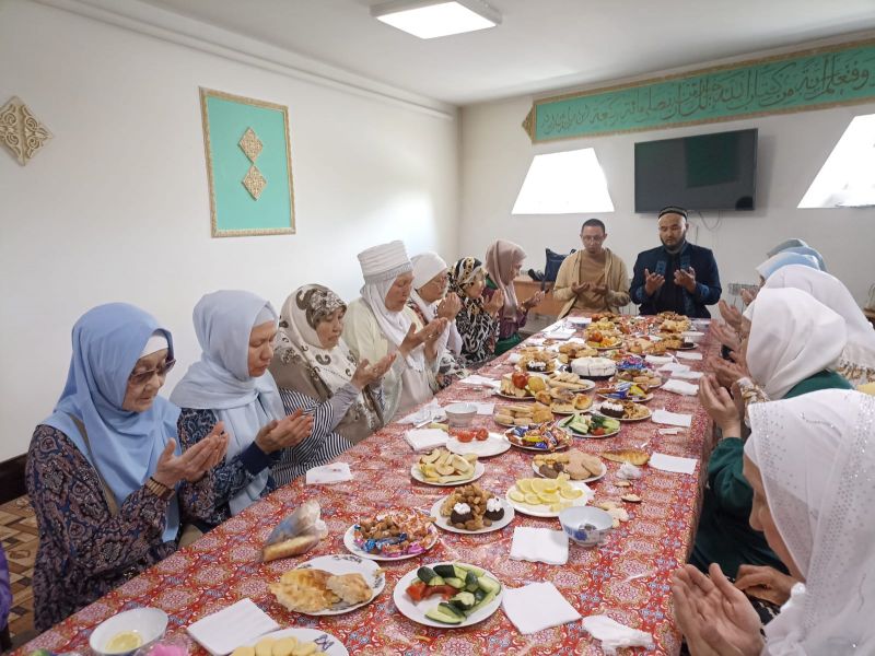  Қажы апалар Құран хатым дұғасын жасады