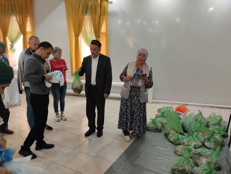 «Бала қажы» мешіті 500 адамға құрбандық етін үлестірді