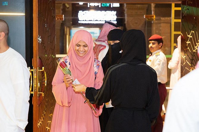 Паломники знакомятся с жизнью Пророка Мухаммада ﷺ