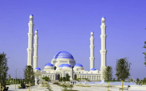 Самая большая мечеть Центральной Азии открылась в Нур-Султане