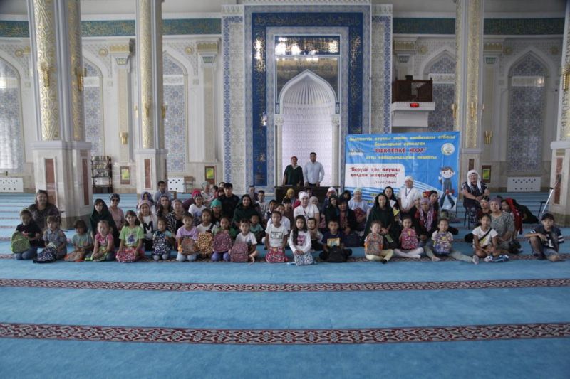 «Әнет баба» мешітінде «Мектепке жол» акциясы өтті