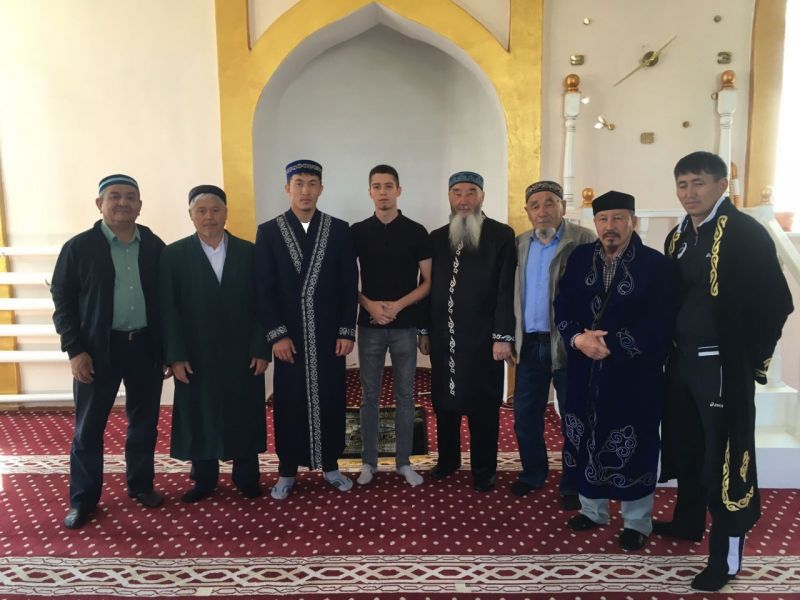 АНТОН ЕСІМДІ АЗАМАТ ИСЛАМ ДІНІН ҚАБЫЛДАДЫ
