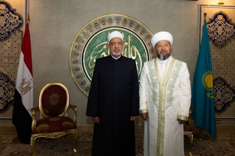 ҚМДБ ТӨРАҒАСЫ ӘЛ-АЗҺАР ШЕЙХЫМЕН КЕЗДЕСТІ (ФОТО)