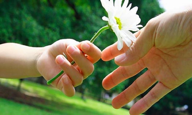 Өзіңнен жоғары тұрғандарға емес, төмендегілерге қара...