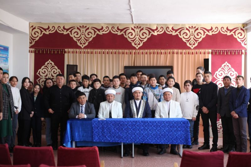 Облыс бас имамы Шет ауданында колледж студенттерімен кездесті