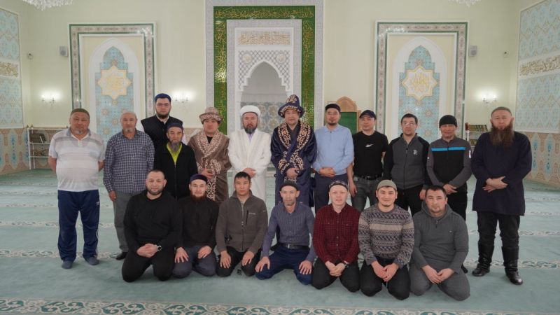 Мешіт салған демеушілер марапатталды