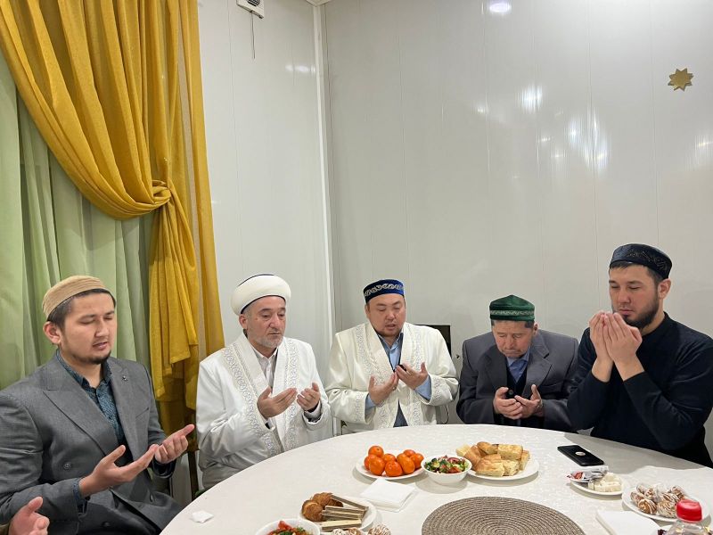  «Бала қажы» мешіті жамағаты қос ел үшін дұға жасады 