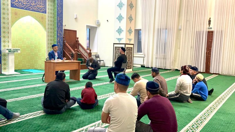 Абай жамағаты Пайғамбар ﷺ өмірінен дәріс алуда