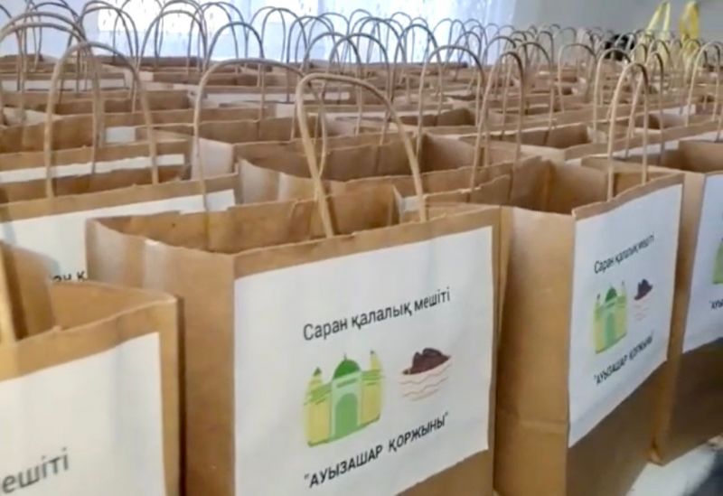 Саран: 160 студентке «Ауызашар себетін» үлестірді