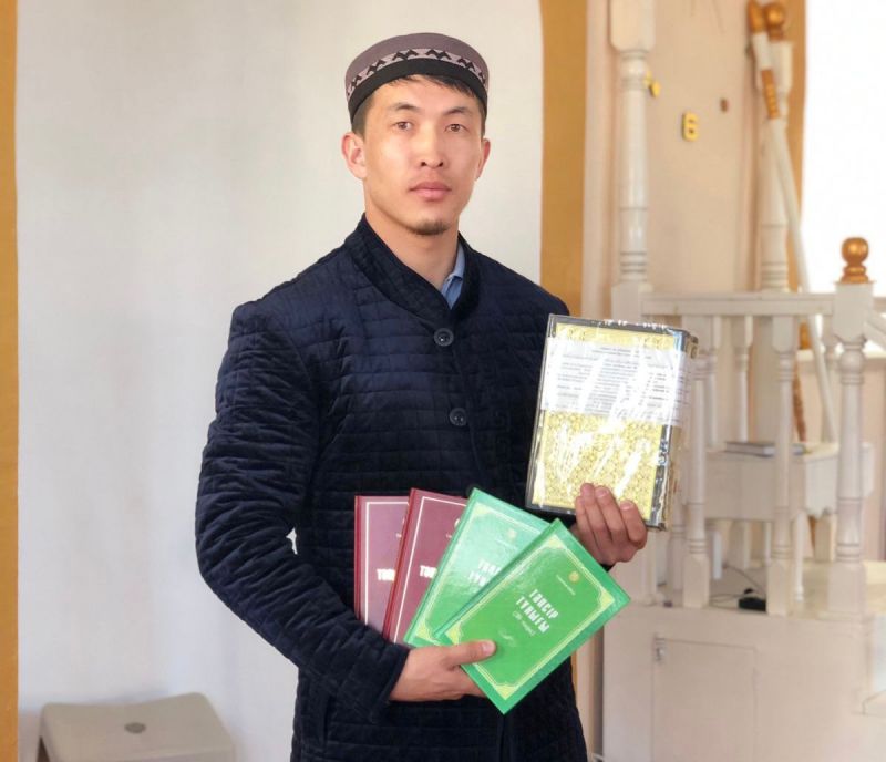  «Нұр» мешітінің сөресі жаңа кітаптармен толықты