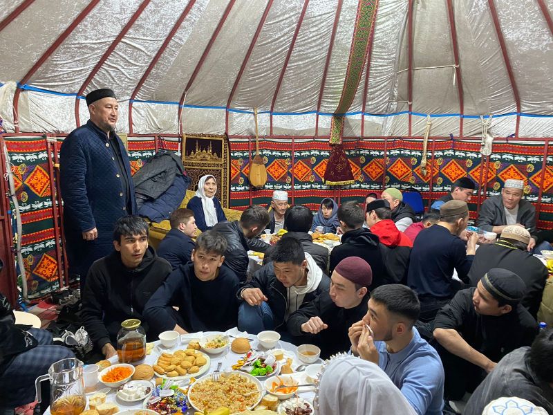 Қарттарға ауызашар дастарханы жайылды