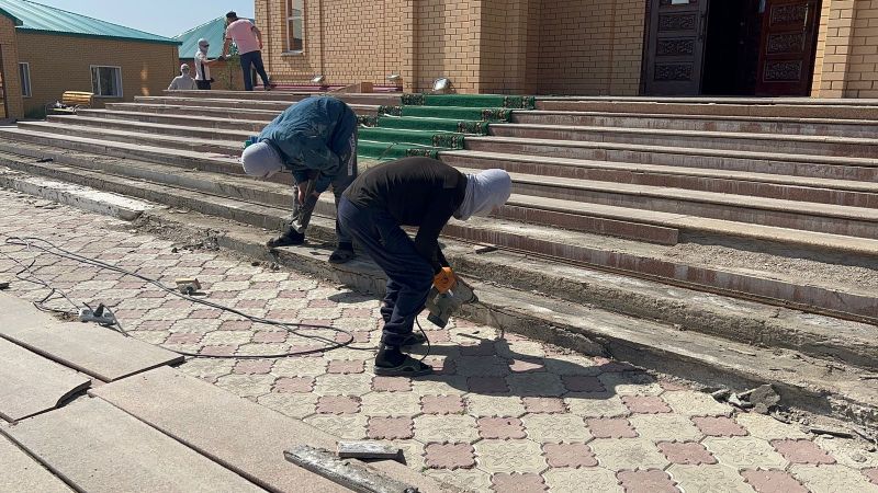 Абай мешітінде сыртқы жөндеу жұмыстары басталды