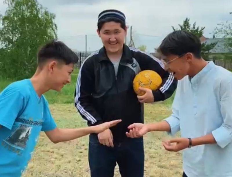 Сауат ашу дәрісі көңілді өтуде