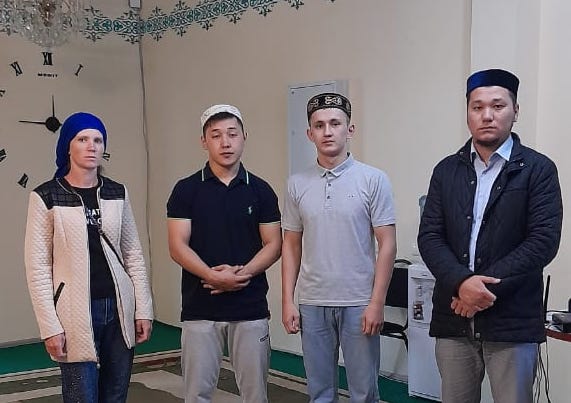 Абайда мұсылмандар қатары бір адаммен толықты