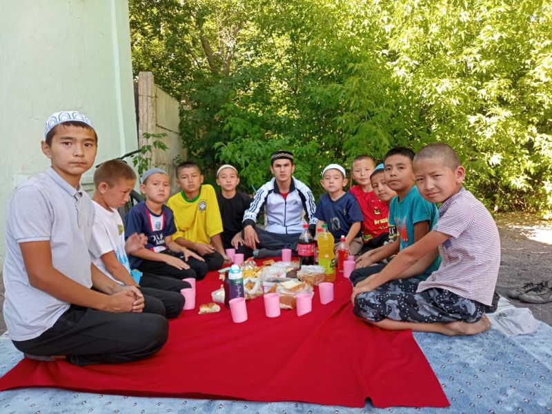 Мешіт шәкірттері табиғат аясында бас қосты