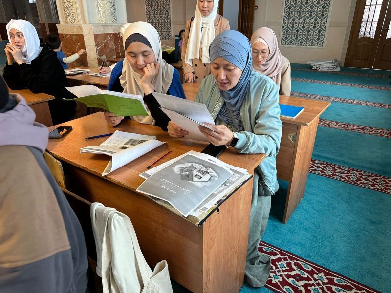 Әйелдер жамағатына «Байна ядайк» кітабынан дәріс басталды