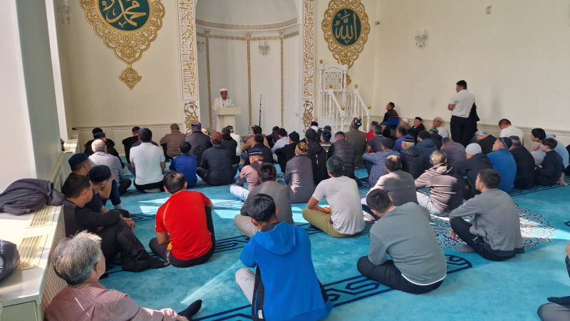 Облыс наиб имамы «Қазыбек би» мешіті жамағатымен кездесті