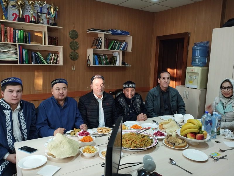 «Бала қажы» мешітінде қарттарға дастархан жайылды