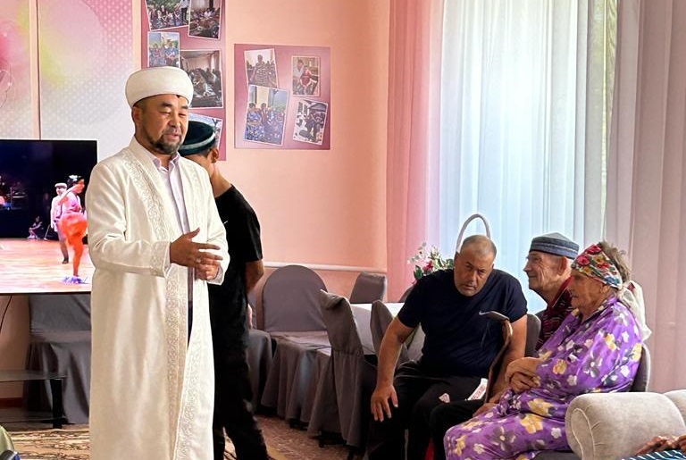 Қарттар үйіне ірі қара мал еті тарту етілді