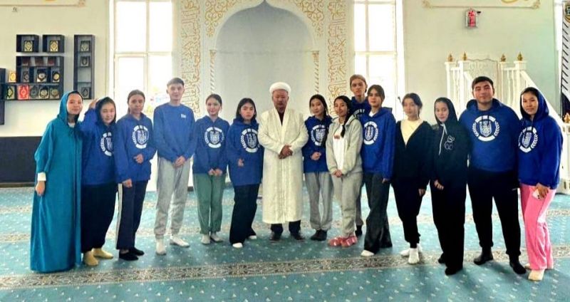 Еріктілер «Қажыбай қажы» мешітінде сенбілік жұмыстарын жүргізді