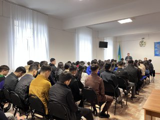 Республика күніне орай студенттермен кездесу өтті