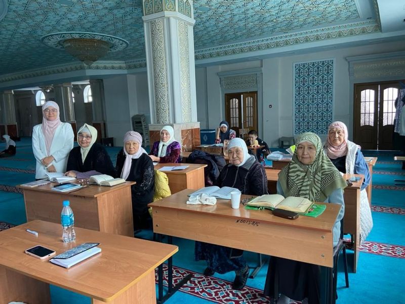 Шәкірттерге тафаккур тақырыбында насихат айтылды