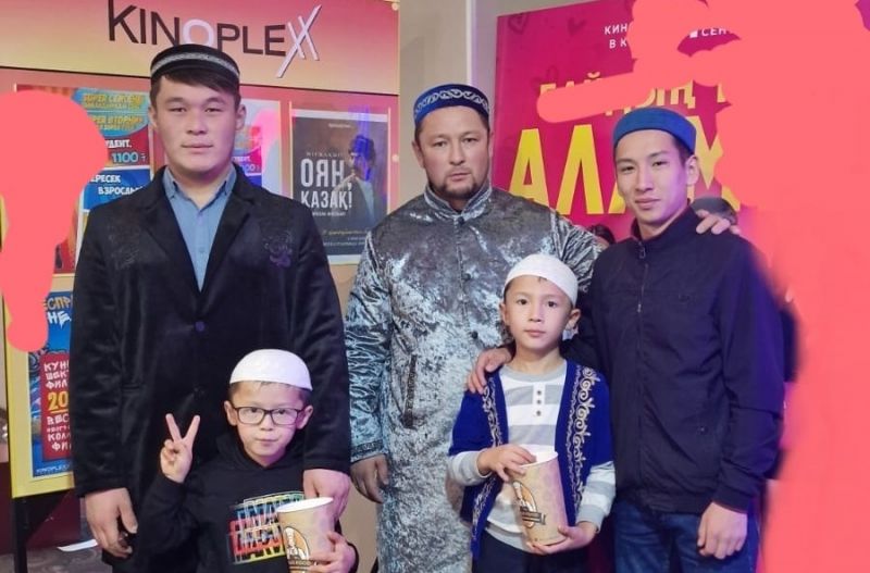 «Қазыбек би» мешіті шәкірттері  «Оян қазақ» филімін тамашалады