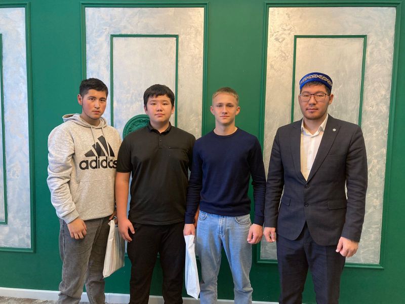  Мұсылмандар қатары екі адаммен толықты