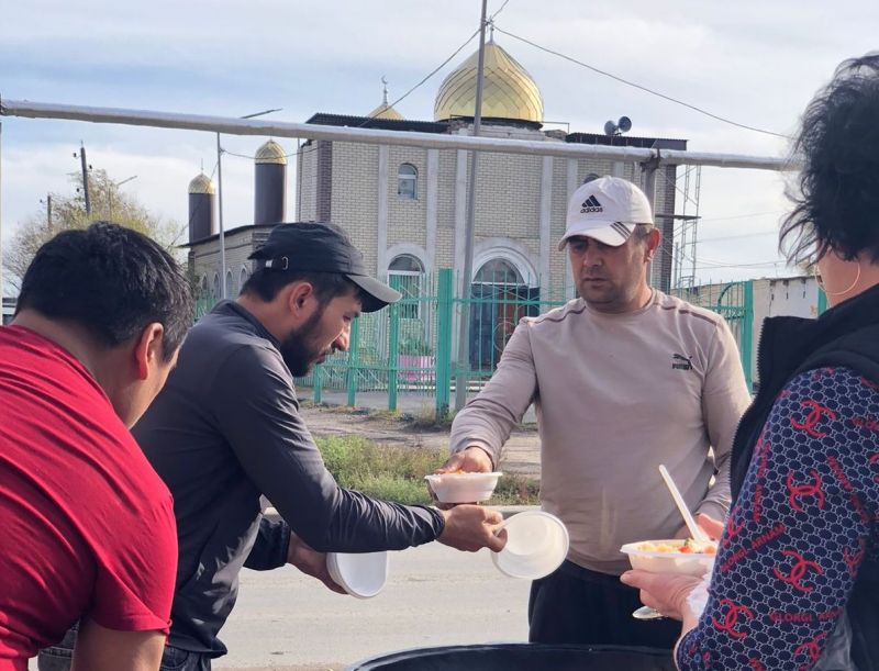 «Нұр» мешіті жамағаттарына ыстық ас үлестірілді