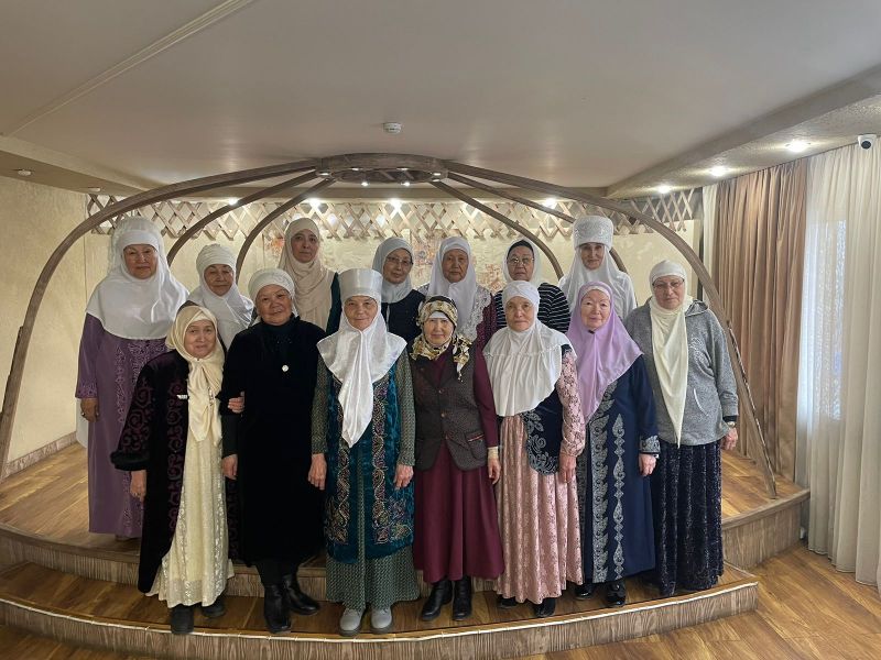 Республика күніне орай қажы апалар бас қосты