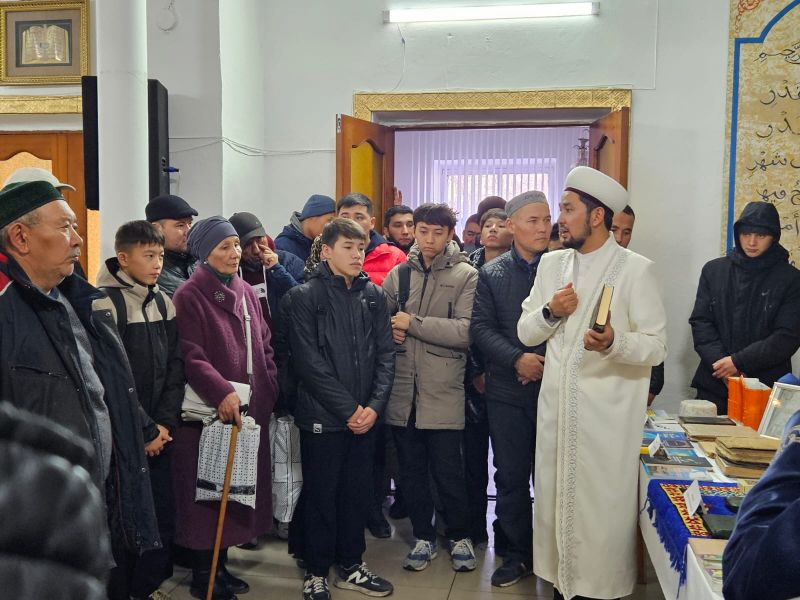 Саранда Құран кітаптарының көрмесі өтті